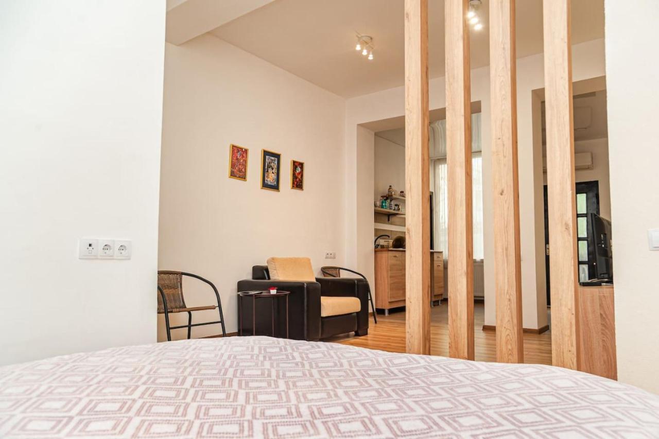 Cute Ground Floor With Free Parking Aussie Hosts Apartment Tbilisi Exterior photo