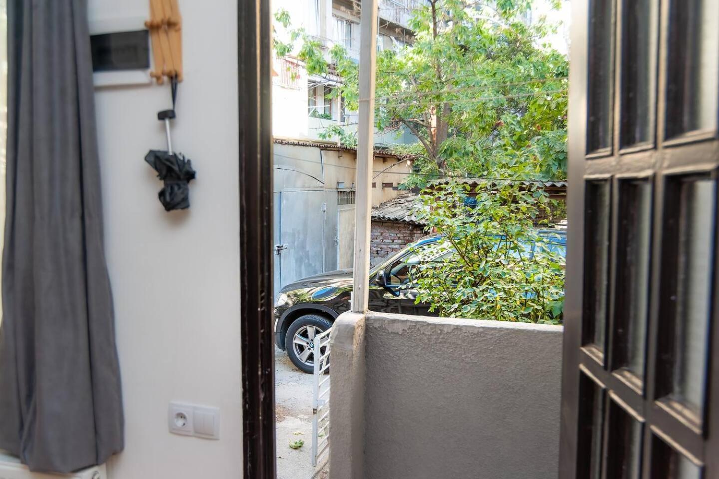 Cute Ground Floor With Free Parking Aussie Hosts Apartment Tbilisi Exterior photo